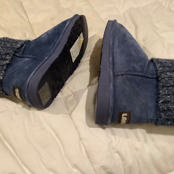 Boots - Picture 3 of 4